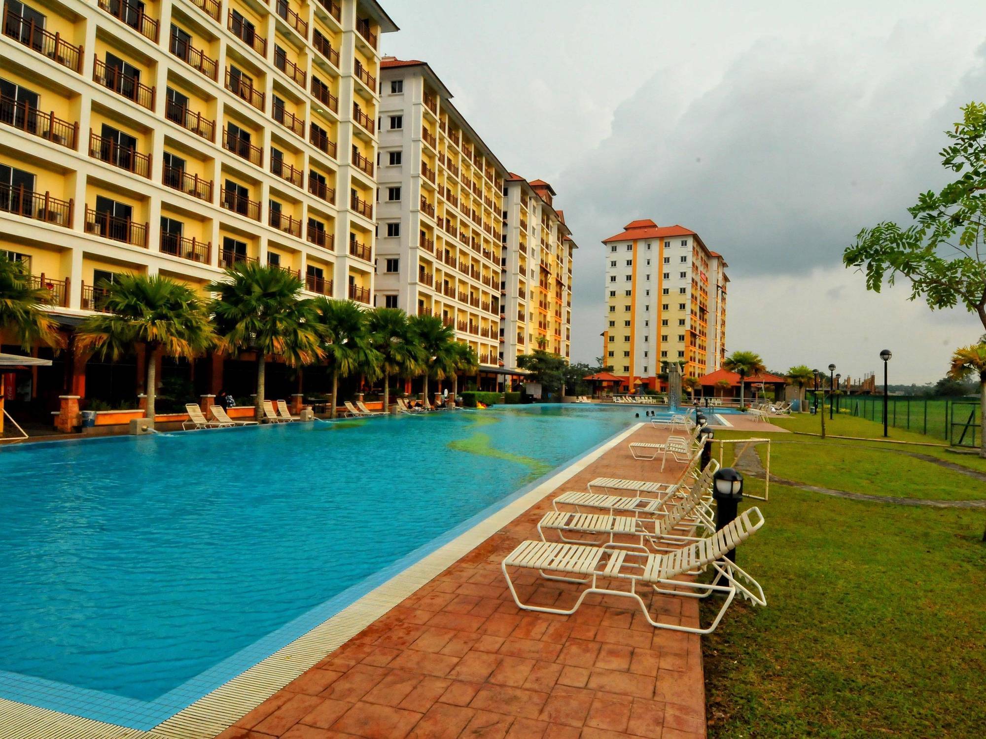 Suria Service Apartment-Hotel Bukit Merah Ngoại thất bức ảnh