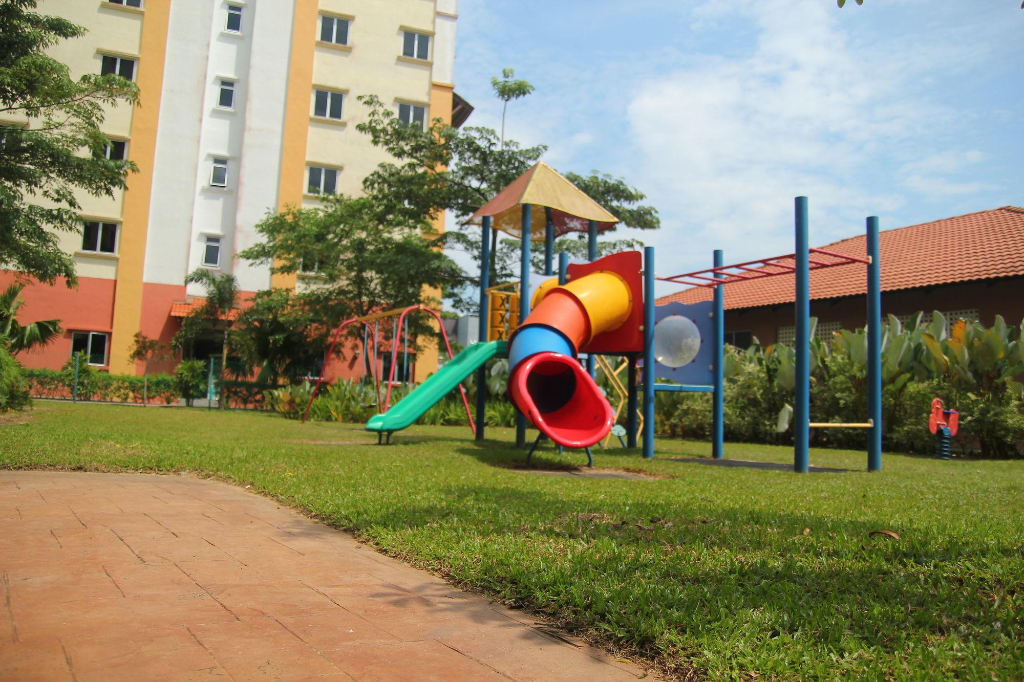 Suria Service Apartment-Hotel Bukit Merah Ngoại thất bức ảnh